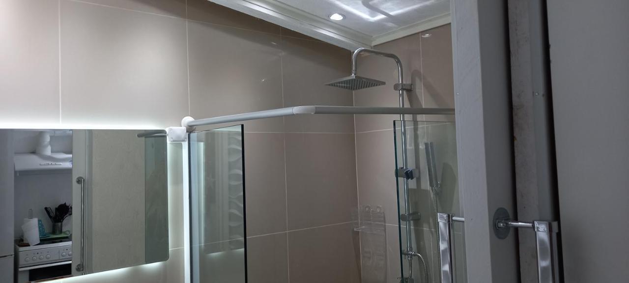Luxury Loving Home トロン エクステリア 写真